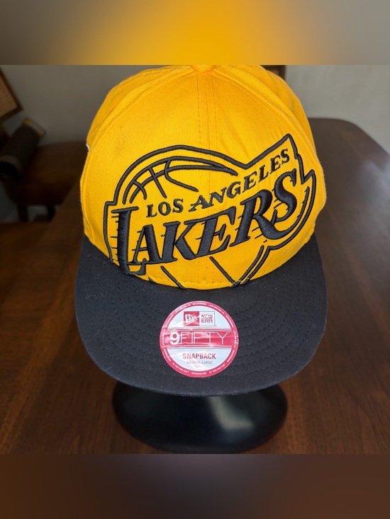 New Era Other - New Era 9FIFTY Los Angeles Lakers Hardwood Classics Big Spell Out Snapback M-L